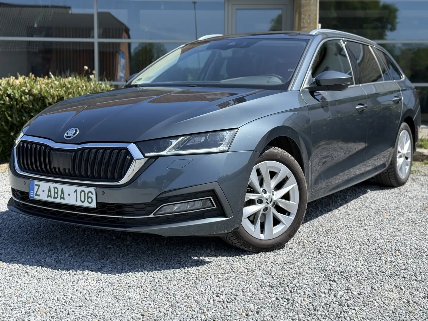 Skoda Octavia Combi 2.0 TDI DSG Sportline Gris - 1