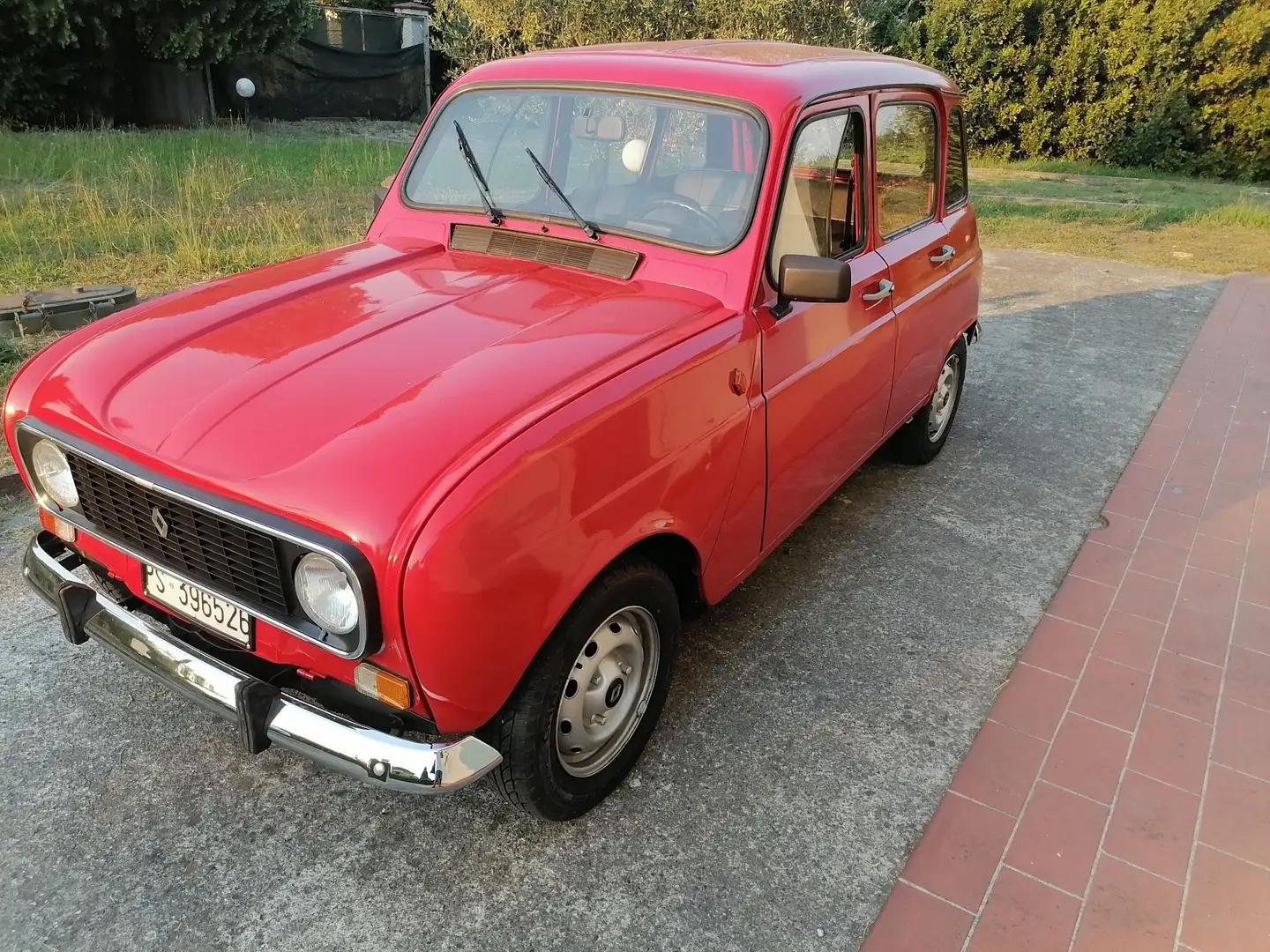 Renault R 4 R4 5p 956 Red - 2