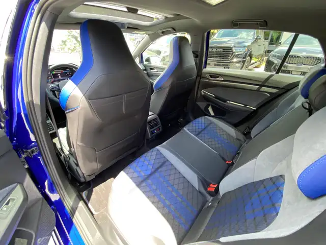 Volkswagen Golf view 12