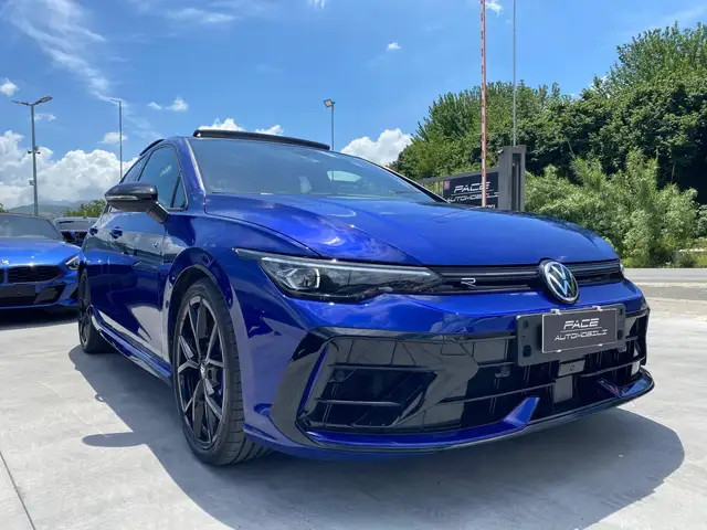 Volkswagen Golf view 4