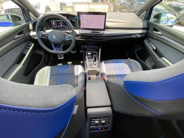 Volkswagen Golf view 10