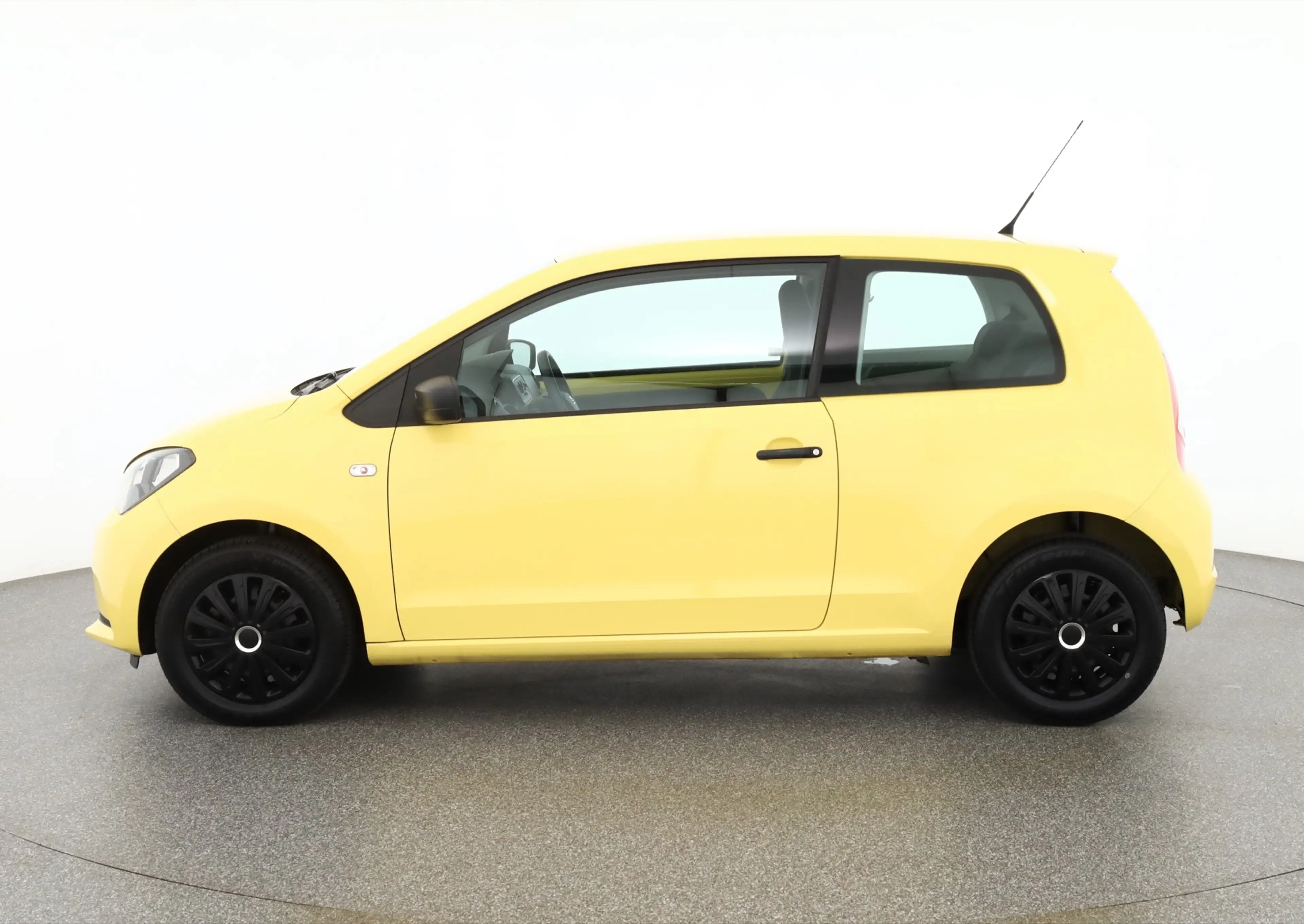 SEAT Mii 1.0 MPI Reference Klima AUX — photo 2
