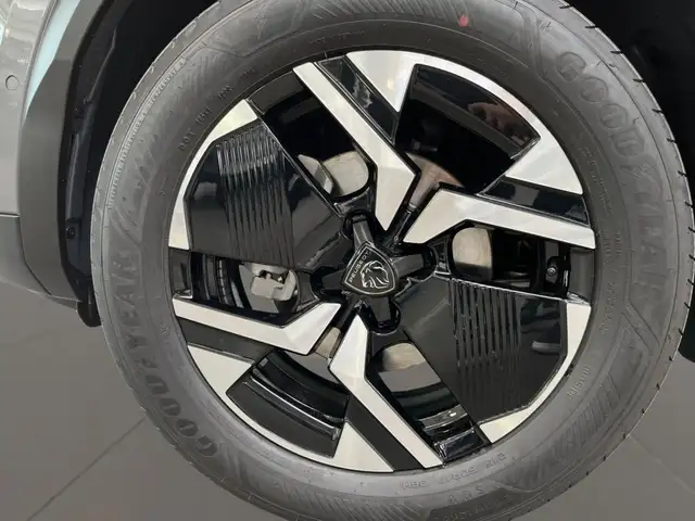 Peugeot 2008 view 10