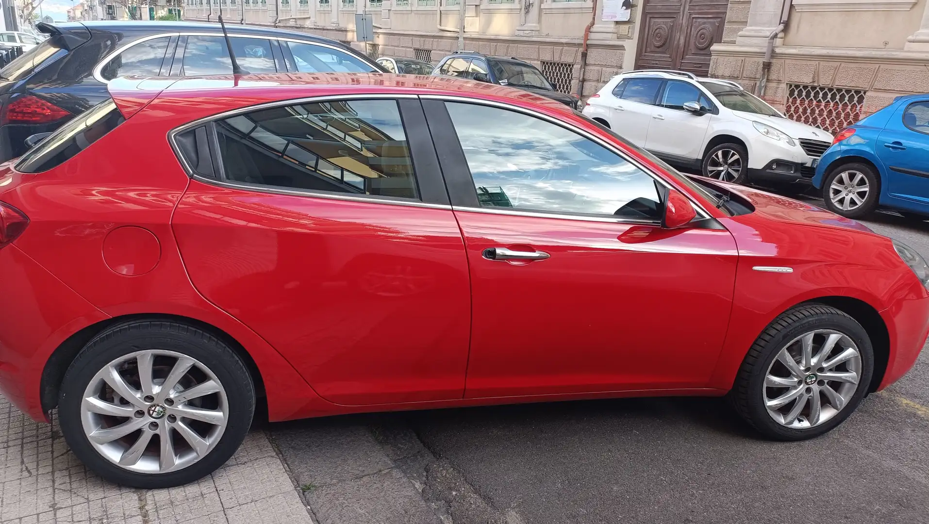 Alfa Romeo Giulietta Giulietta III 2010 1.4 t. Distinctive 120cv E6 Rosso - 2