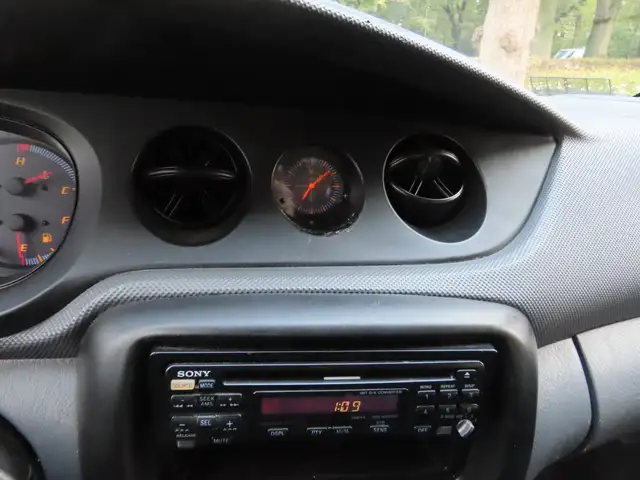 Daihatsu Yrv view 14