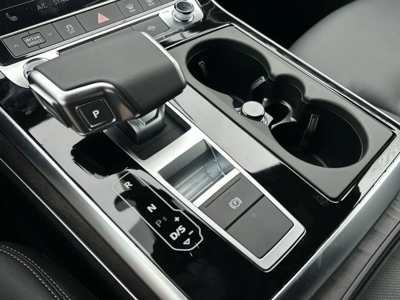 Audi Q7 снимка Audi Q7