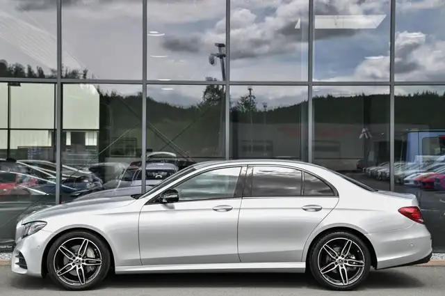 Mercedes-Benz E-Class view 6
