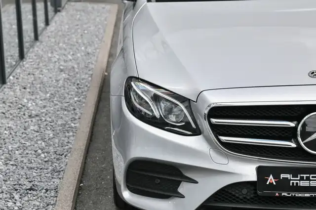 Mercedes-Benz E-Class view 22