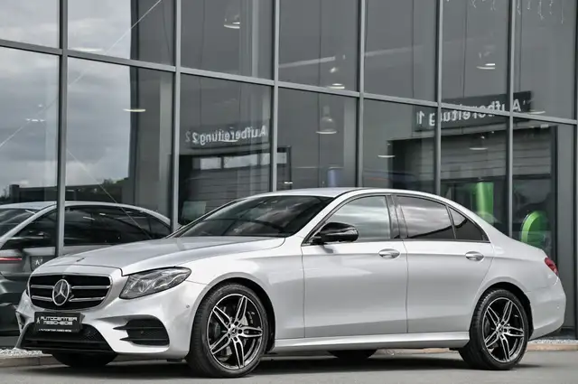 Mercedes-Benz E-Class view 30