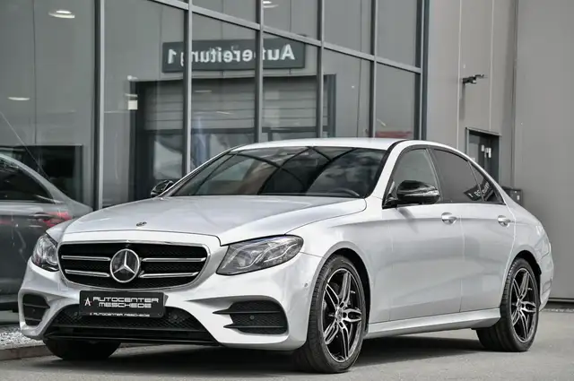 Mercedes-Benz E-Class view 28