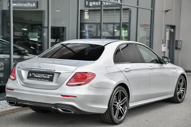 Mercedes-Benz E-Class view 4