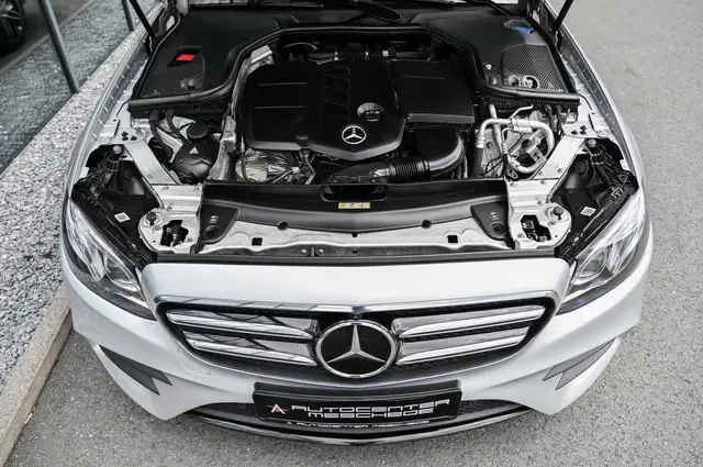 Mercedes-Benz E-Class view 7