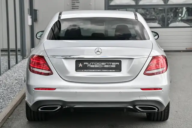 Mercedes-Benz E-Class view 25