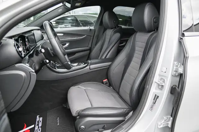 Mercedes-Benz E-Class view 12