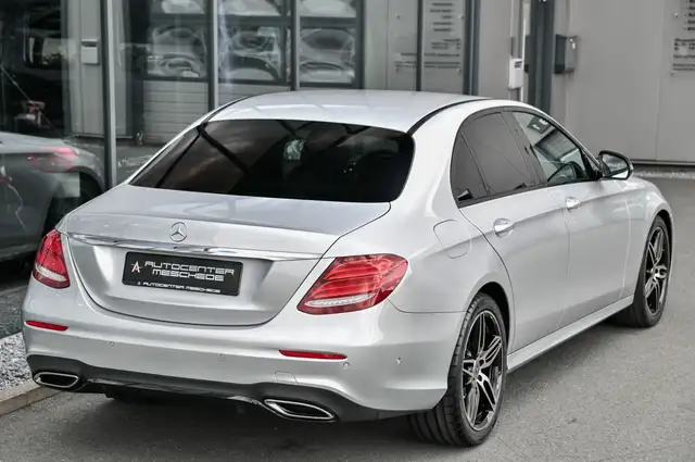 Mercedes-Benz E-Class view 27