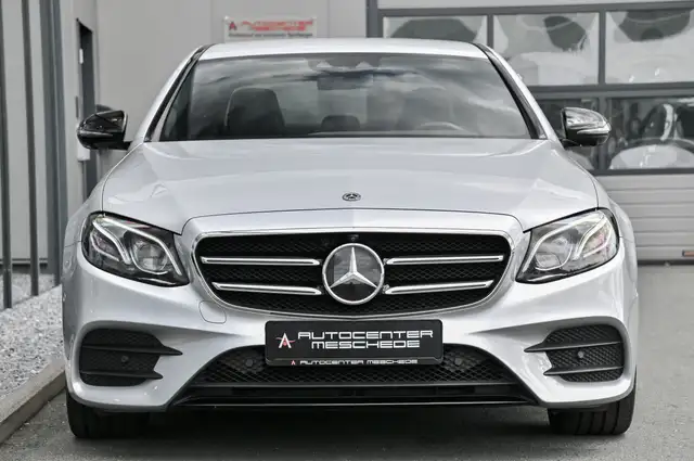 Mercedes-Benz E-Class view 24