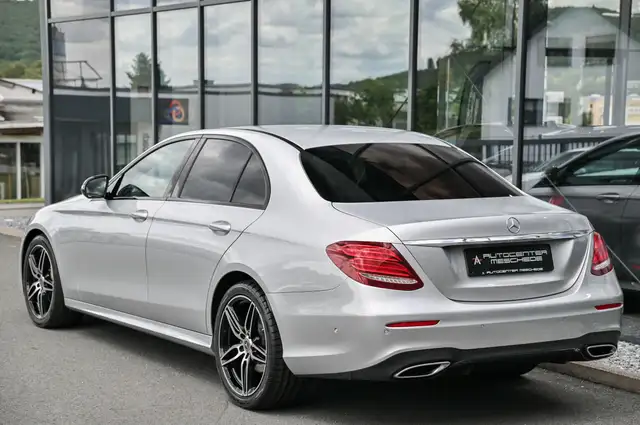 Mercedes-Benz E-Class view 5