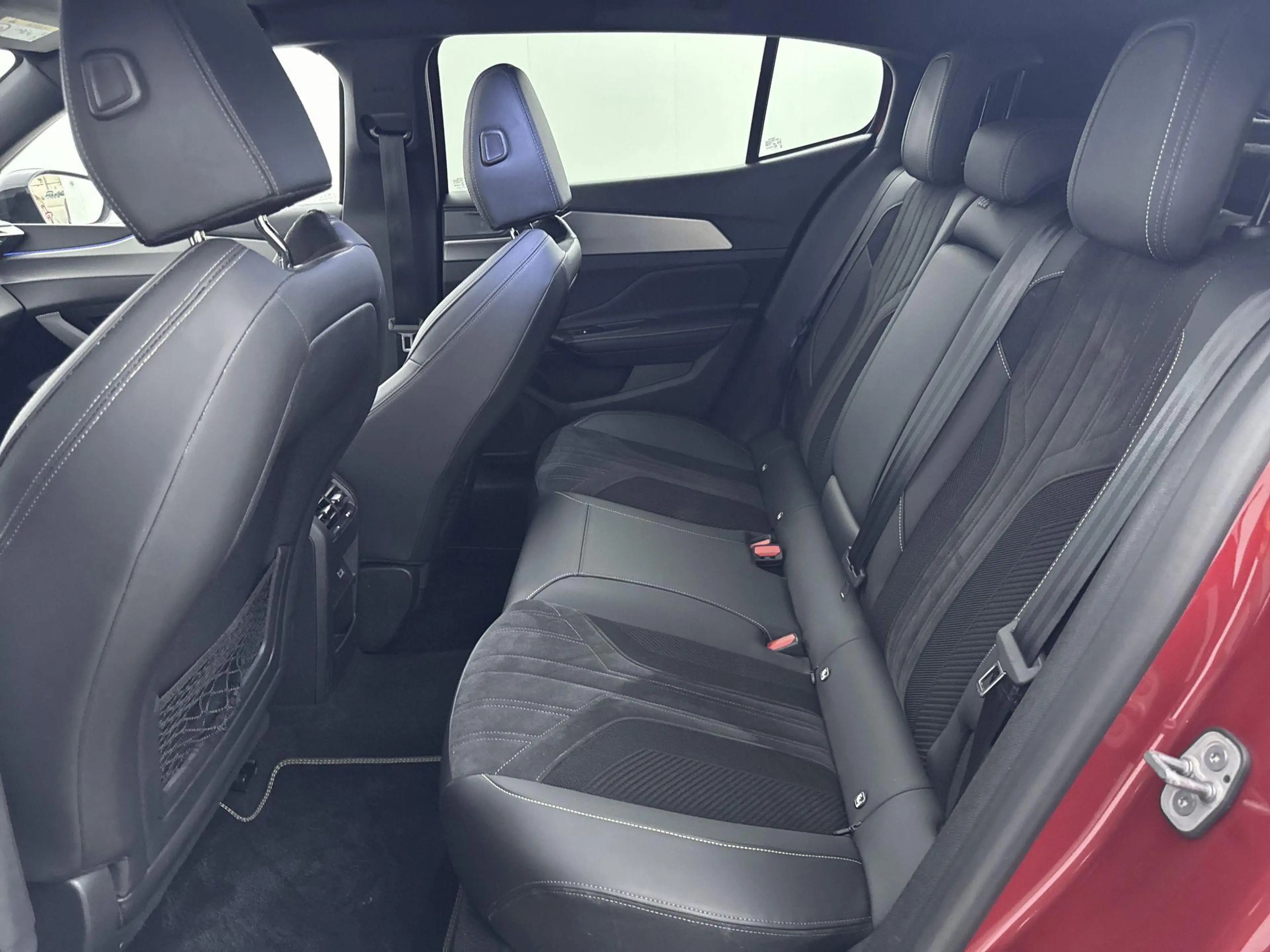 Peugeot 408 225pk Automaat HYbrid GT First Edition | Schuifdak — photo 15