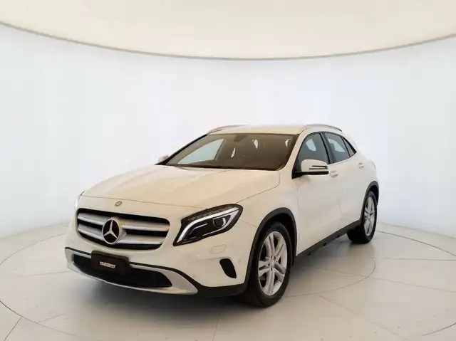 Mercedes-Benz GLA 200 d Sport auto - NEOPATENTATI