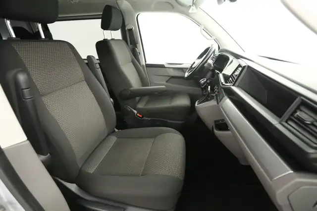 Volkswagen Transporter view 11