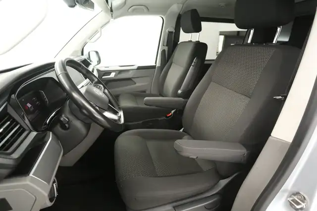 Volkswagen Transporter view 10