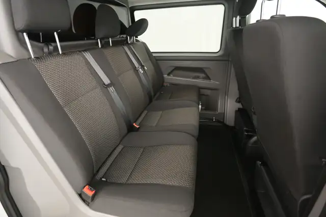 Volkswagen Transporter view 3