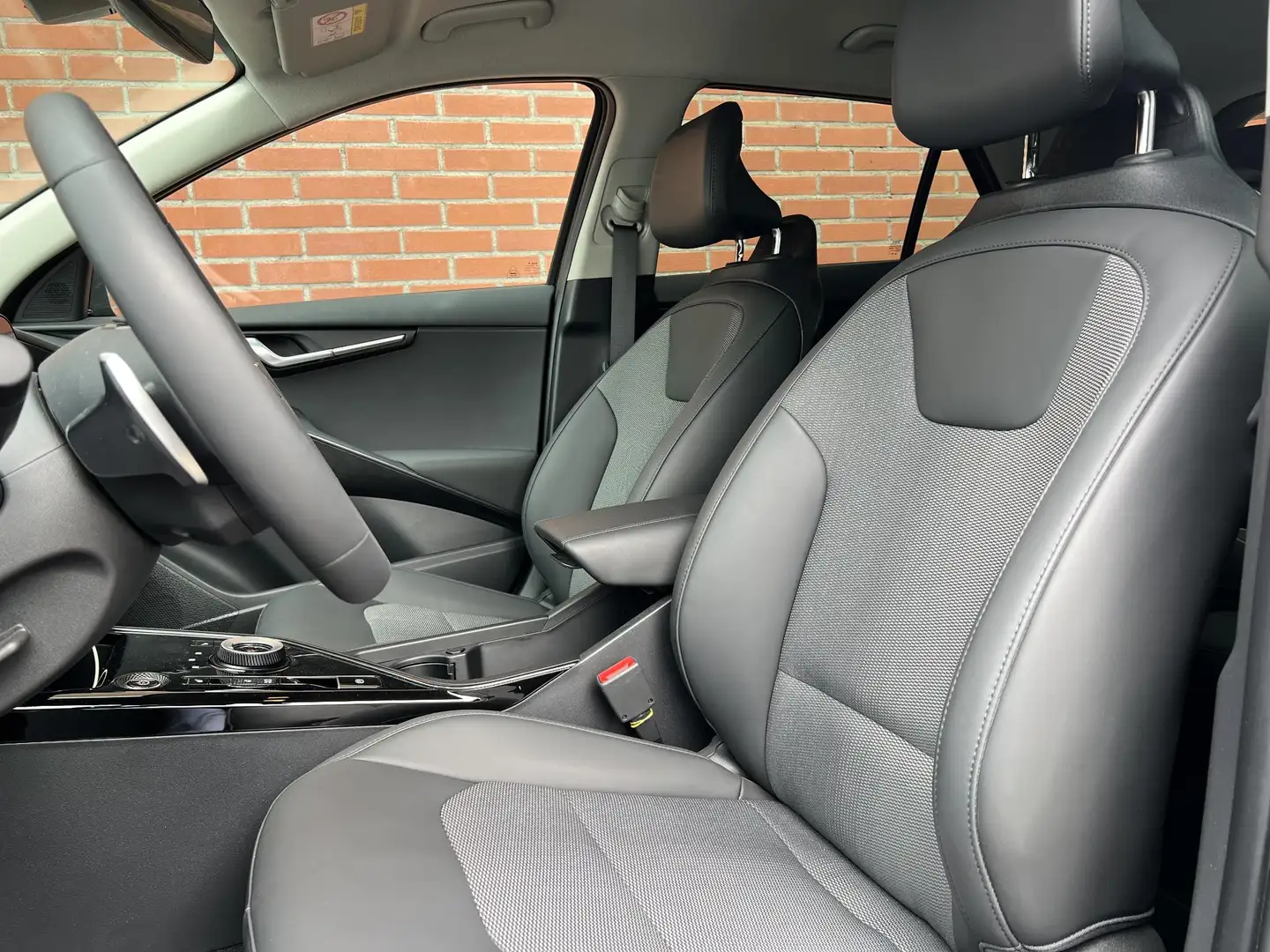 Kia e-Niro EV Light Advanced 64.8 kWh | €3.940,- korting | St Zwart - 2