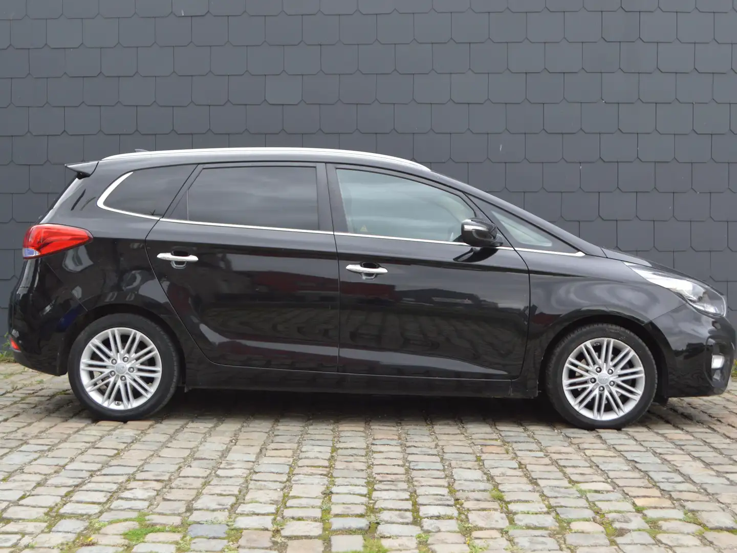 Kia Carens 🛑🆕🛑1.7 CRDi Boîte AUTO 7places 1HND Zwart - 2