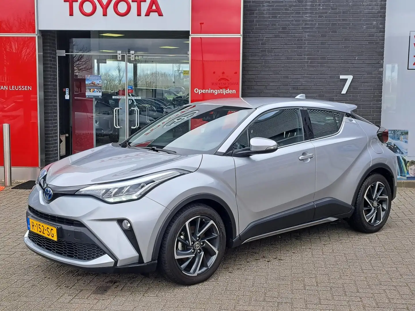 Toyota C-HR 2.0 HYBRID DYNAMIC APPLE/ANDROID P-SENSOREN AD-CRU Grijs - 1