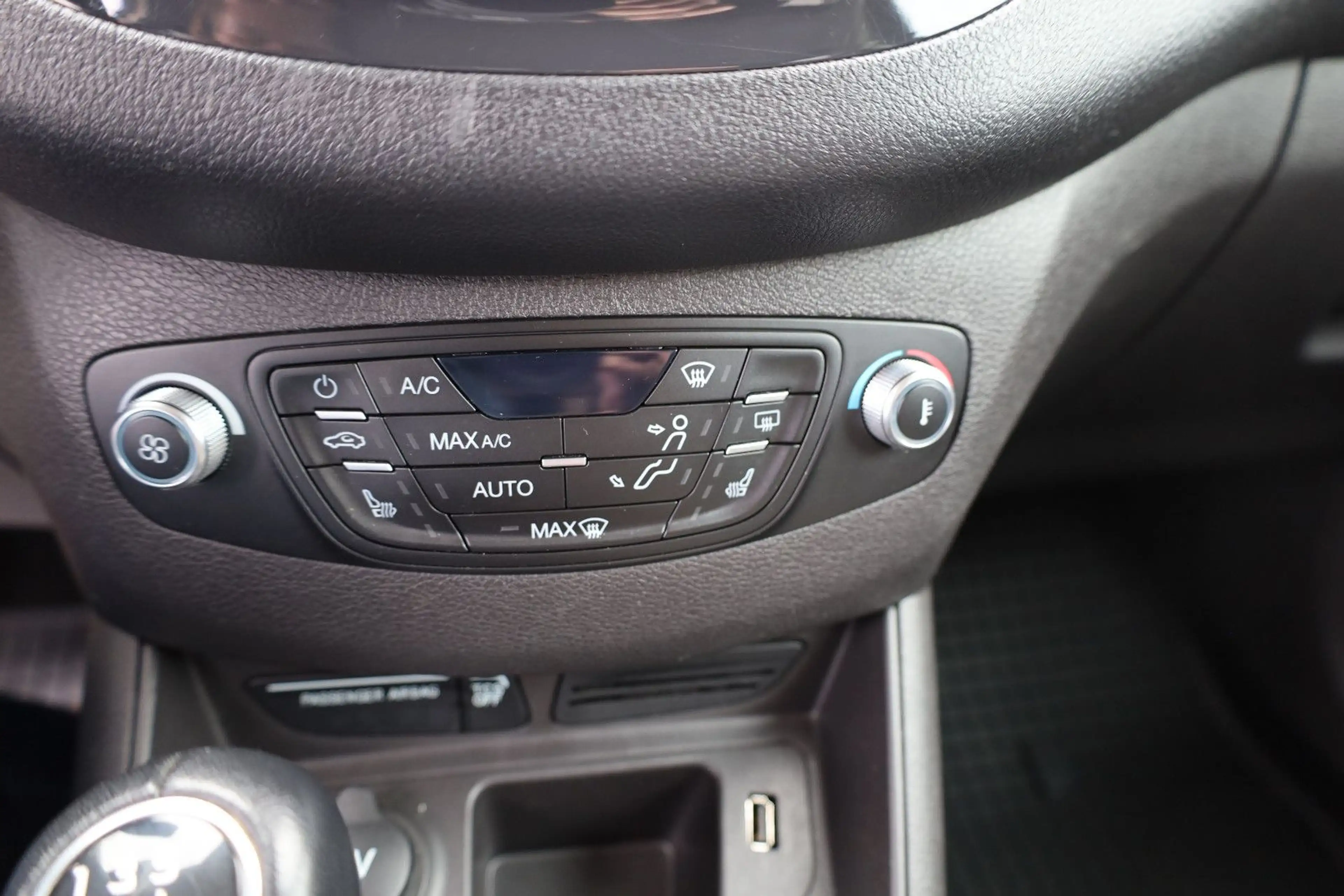 Ford Tourneo Courier Titanium Zahnriemen neu — photo 13