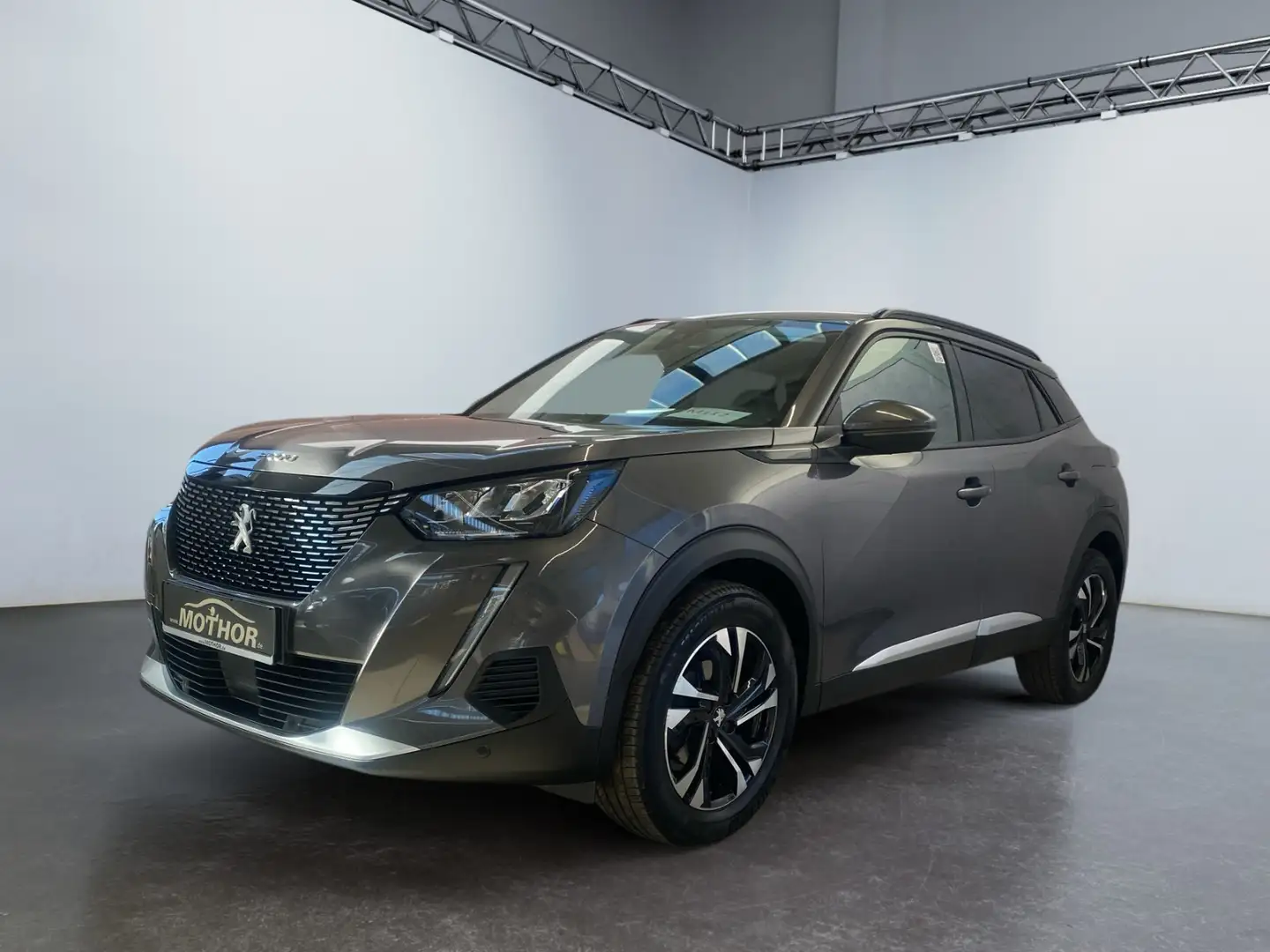 Peugeot 2008 Allure 1.2 PureTech KameraHängerkupplung Grau - 2