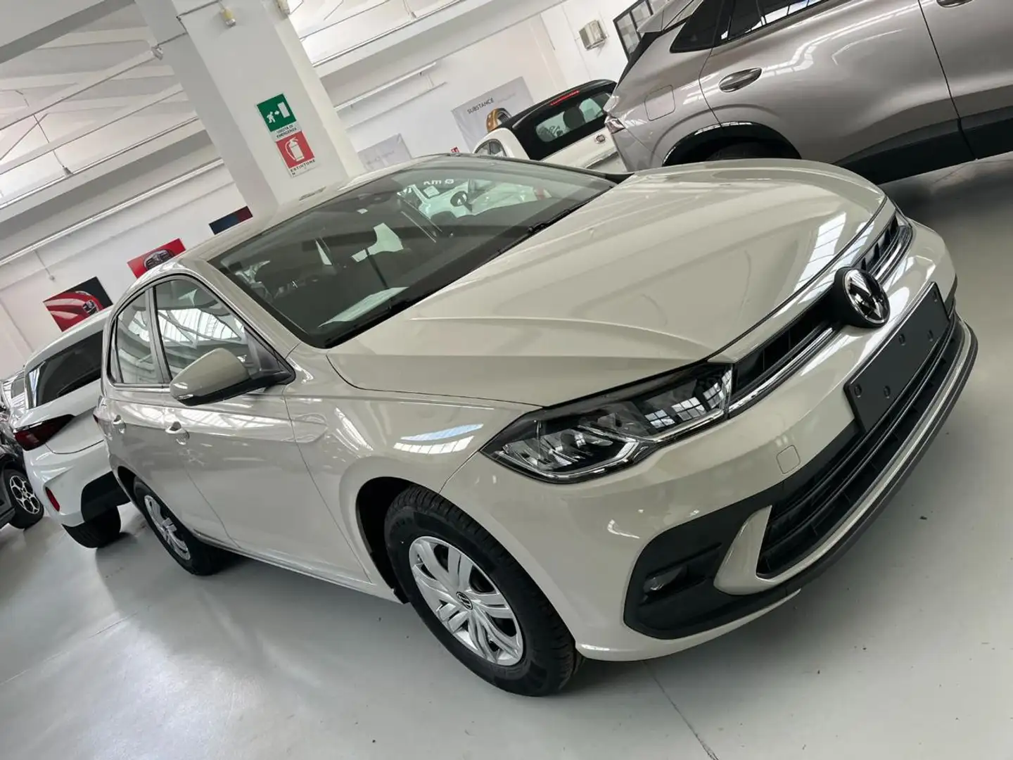 Volkswagen Polo Polo 1.0 Edition Plus Grijs - 1