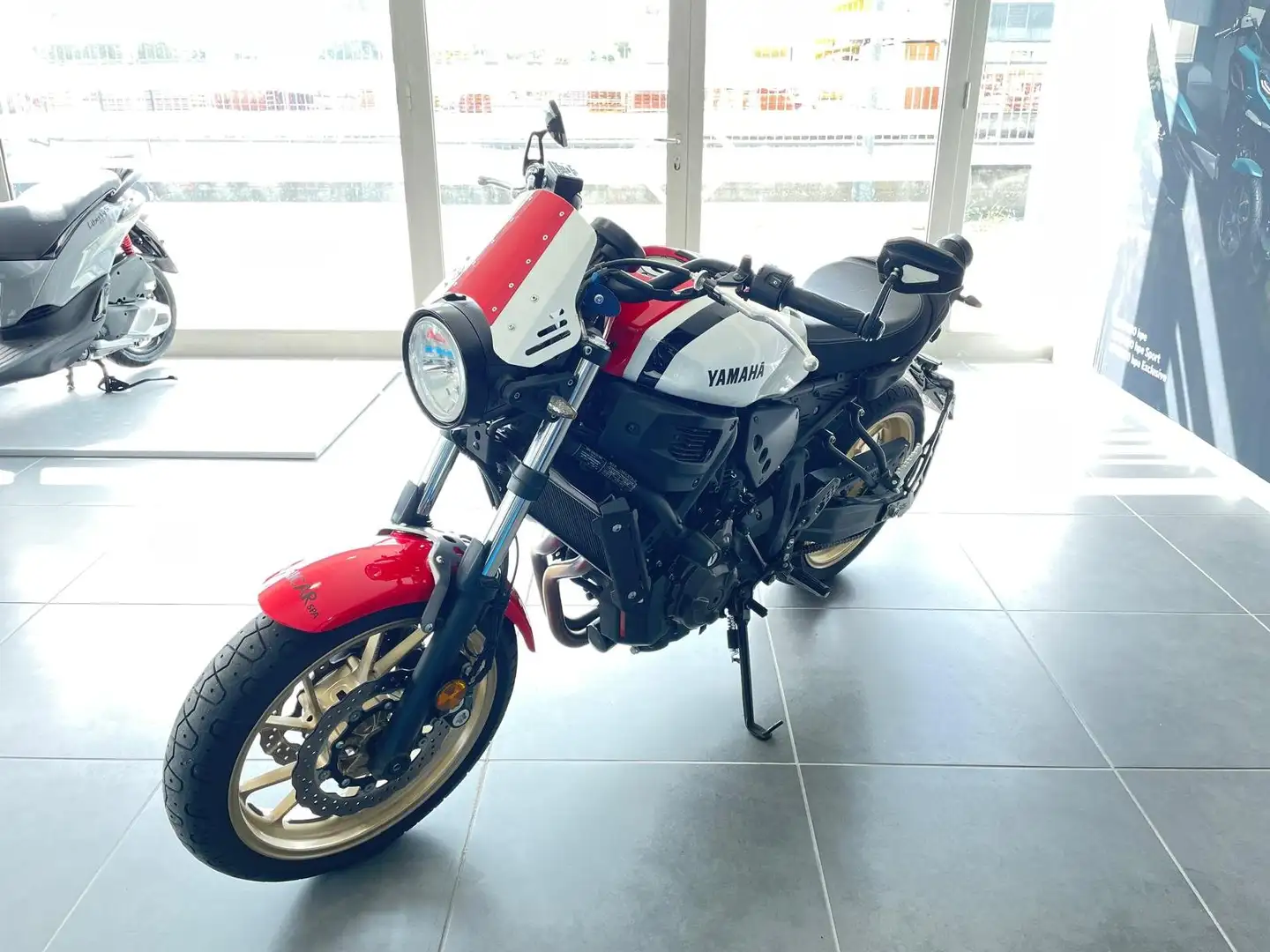 Yamaha XSR 700 UNICO PROPRIETARIO, SOLO 7.800KM! Bílá - 1