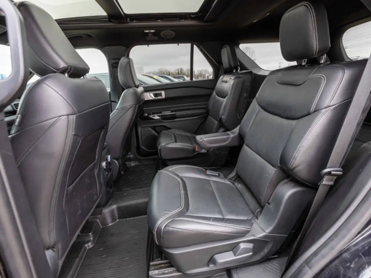Ford Explorer снимка Ford Explorer