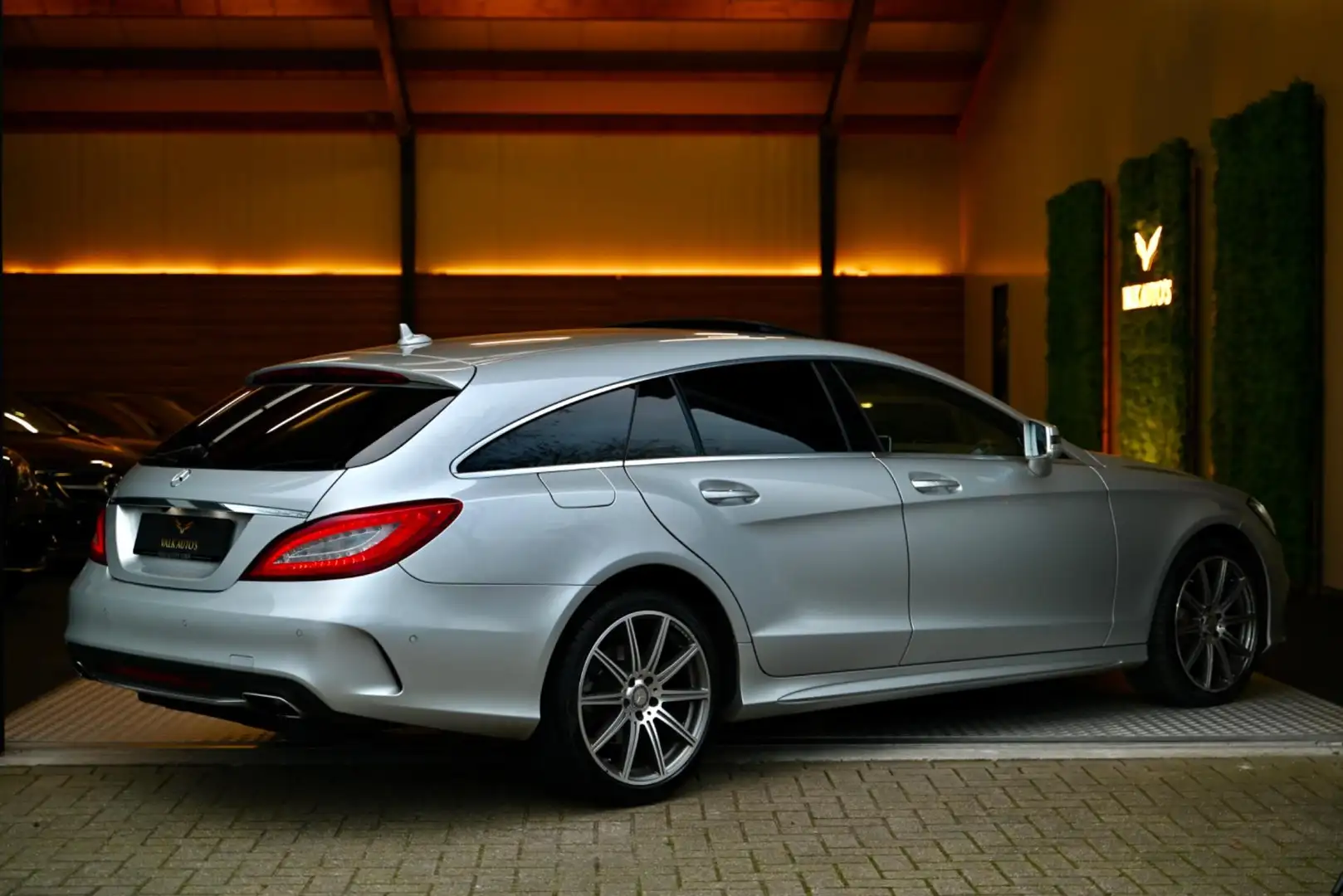 Mercedes-Benz CLS 400 Shooting Brake 4MATIC - AMG-Styling - Massage - St Grau - 2