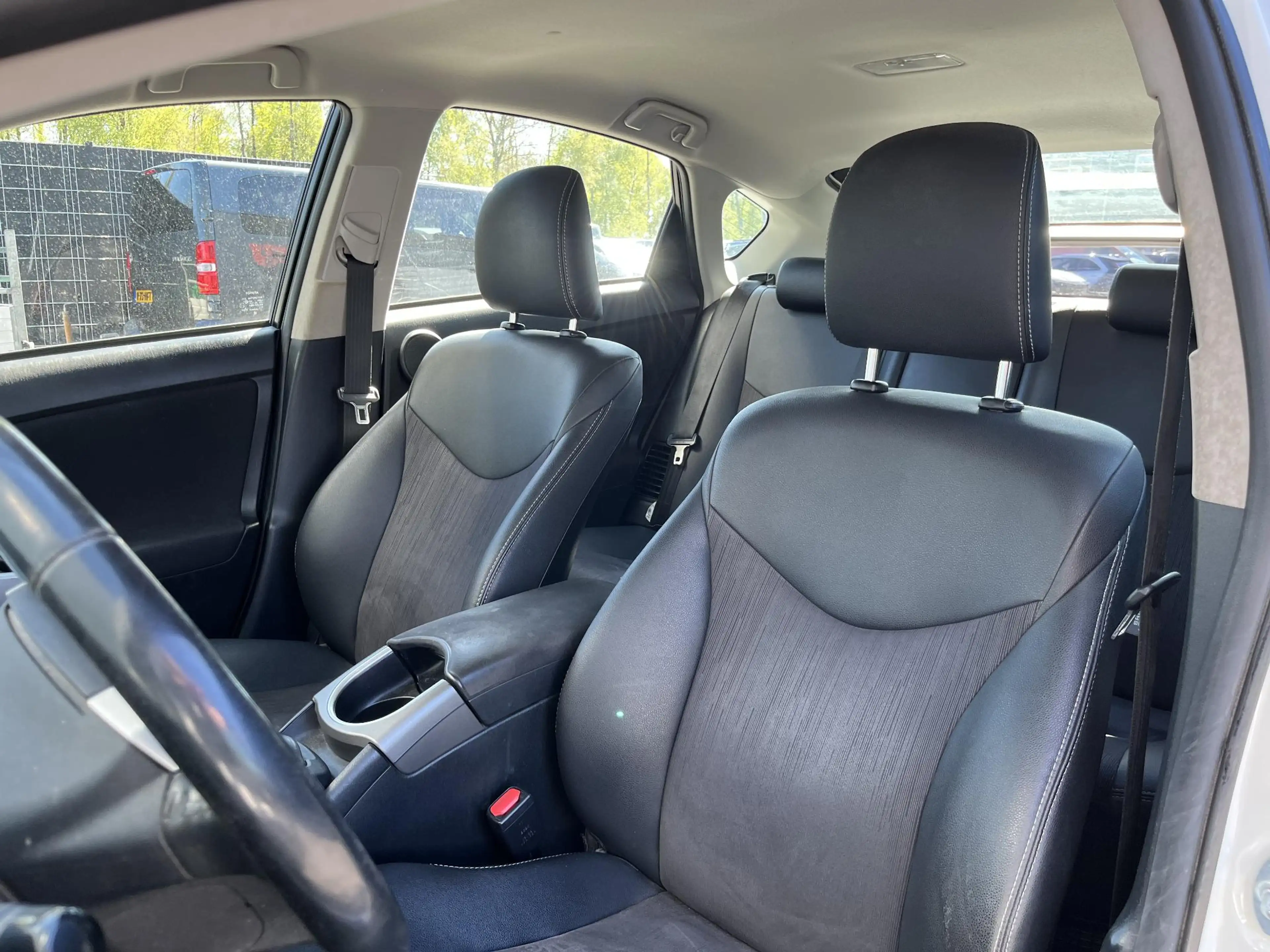 Toyota Prius 1.8 Plug-in Dynamic Business | BTW-Auto | Stoelver — photo 12