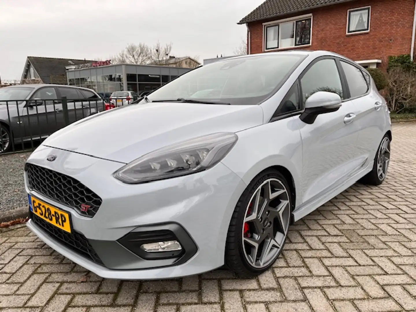 Ford Fiesta 1.5 EcoBoost ST-3 PERFORMANCE / TOP STAAT !!! Grau - 1