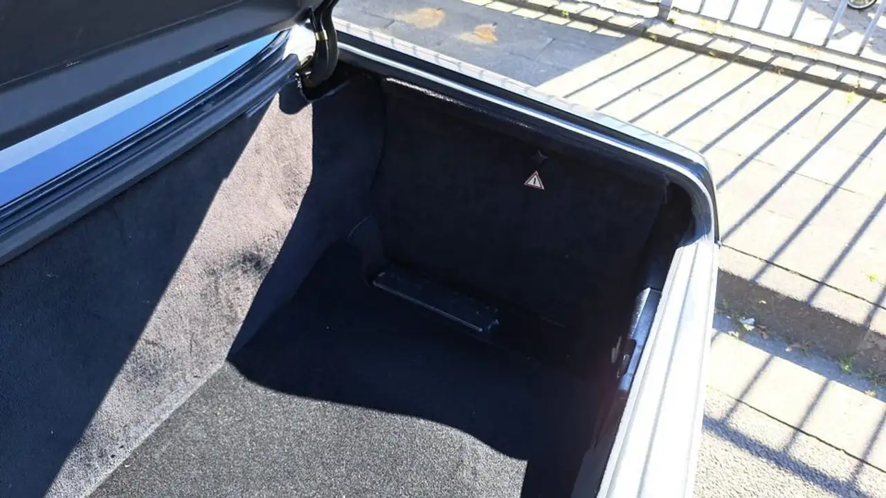 Mercedes-Benz SL 300 Blauschwarz / Leder schwarz/ Schalter, foto 11