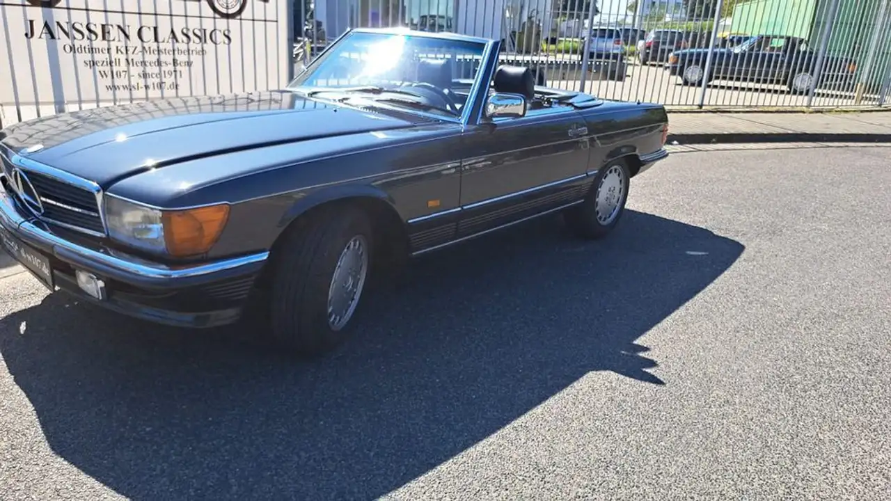 Mercedes-Benz SL 300 Blauschwarz / Leder schwarz/ Schalter, foto 9