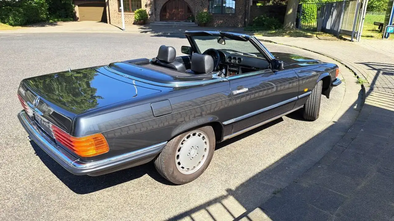 Mercedes-Benz SL 300 Blauschwarz / Leder schwarz/ Schalter, foto 5