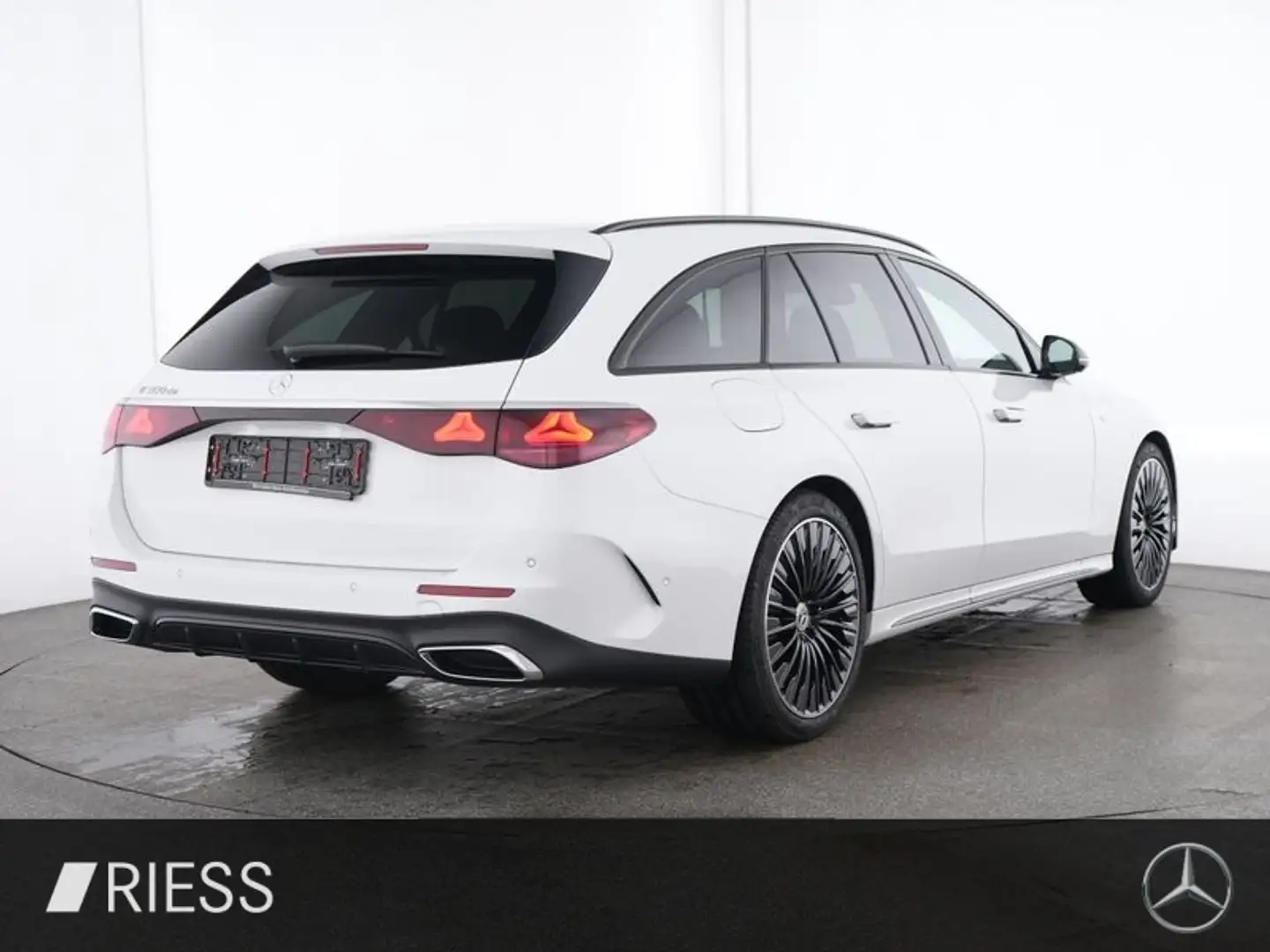 Mercedes-Benz E 300 de T AMG Advanced 20 Zoll AHK Night Distro Weiß - 2
