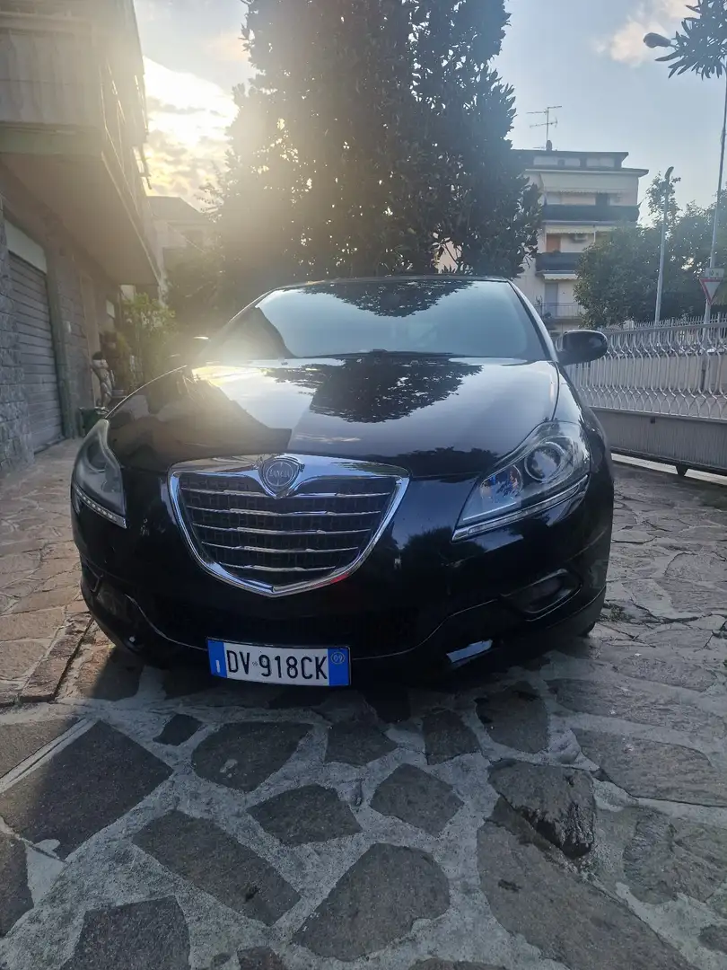 Lancia Delta 1.6 mjt Platino 120cv dpf Чорний - 1