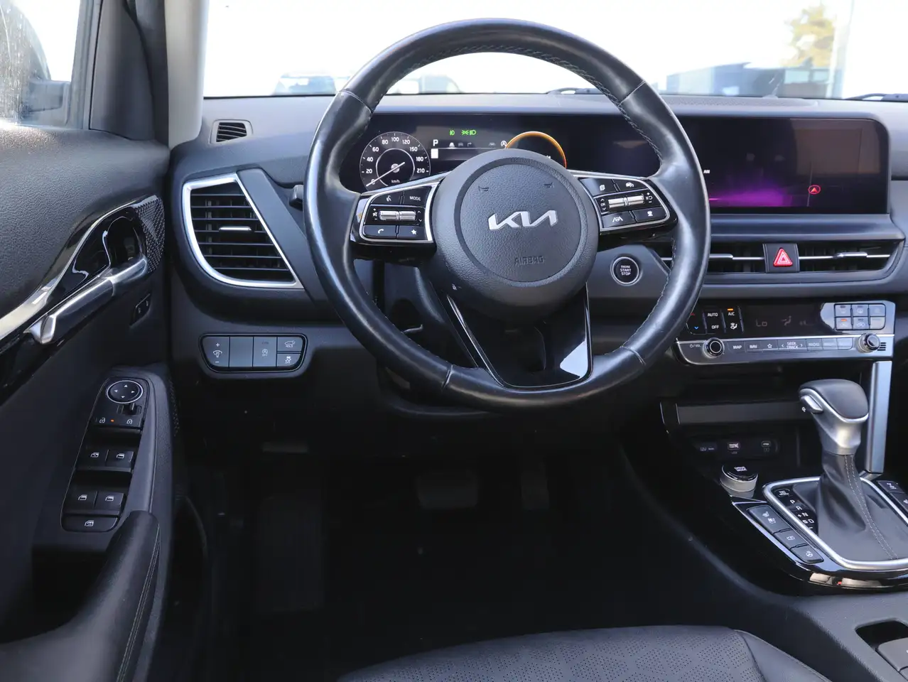 Kia Seltos снимка Kia Seltos