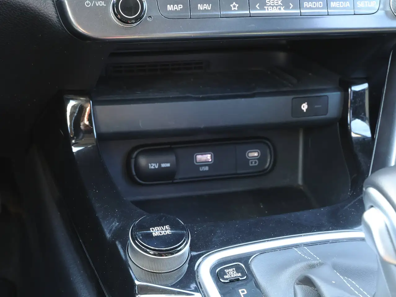 Kia Seltos снимка Kia Seltos