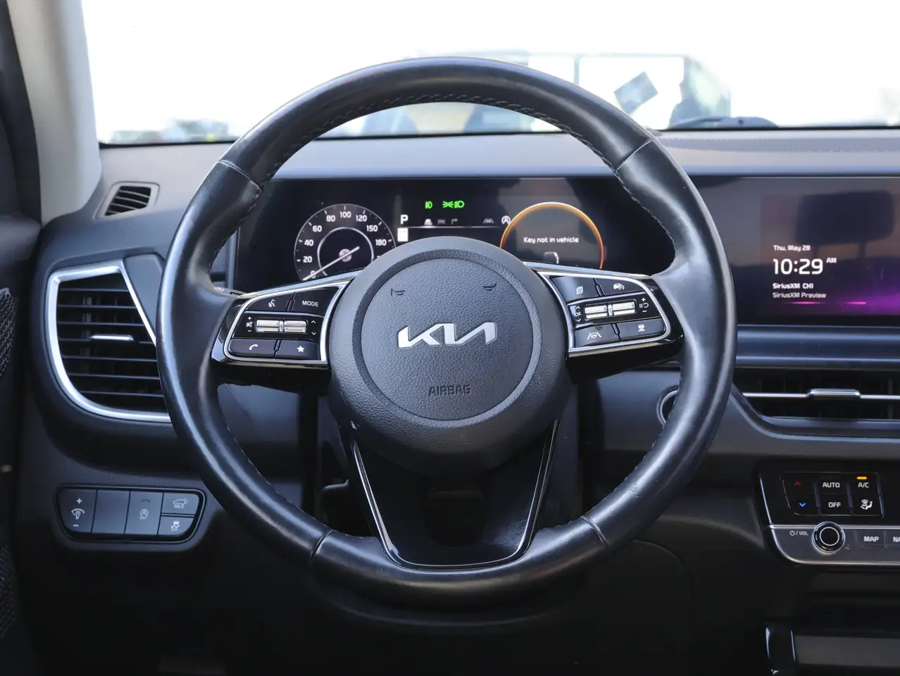 Kia Seltos снимка Kia Seltos