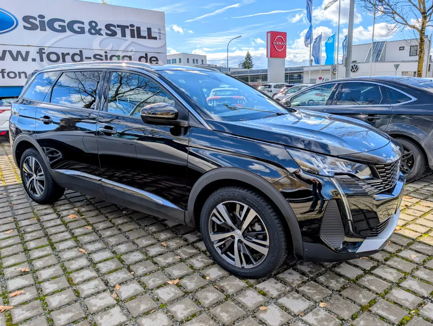 Peugeot 5008 1.2 PureTech 130 Allure Pack 7-SI*LED*NAV*SHZ Schwarz - 2