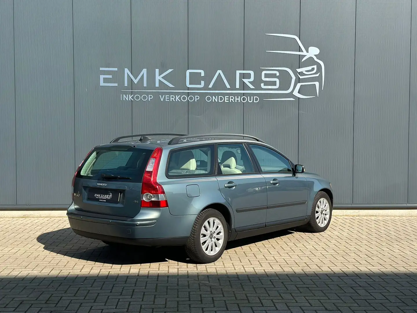 Volvo V50 2.4 Momentum / Automaat / Leer / PARKSEN. Gris - 2