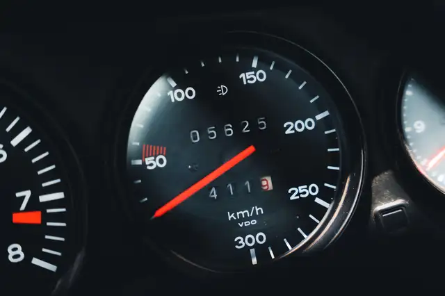 Porsche 911 view 14