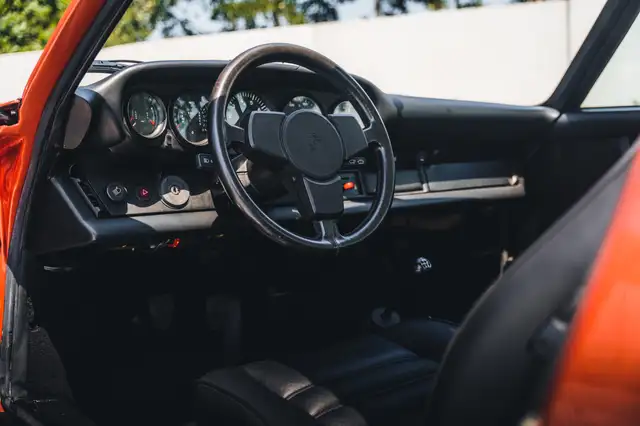 Porsche 911 view 12