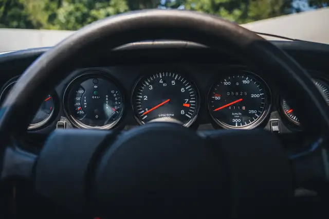 Porsche 911 view 13